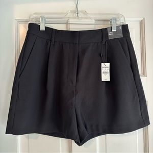 NWT Express | Shortie High Rise Formal Black Shorts | Size 6 US